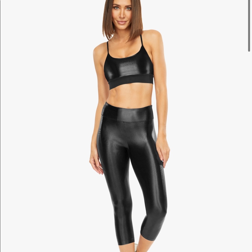 Koral Lustrous Capri Legging, High Rise - Size Extra Small